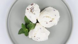Keto Chilled Chocolate Mint Chip Fat Bombs