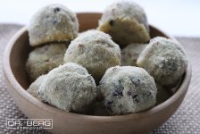 Keto Chocolate Chip Pecan Cookies