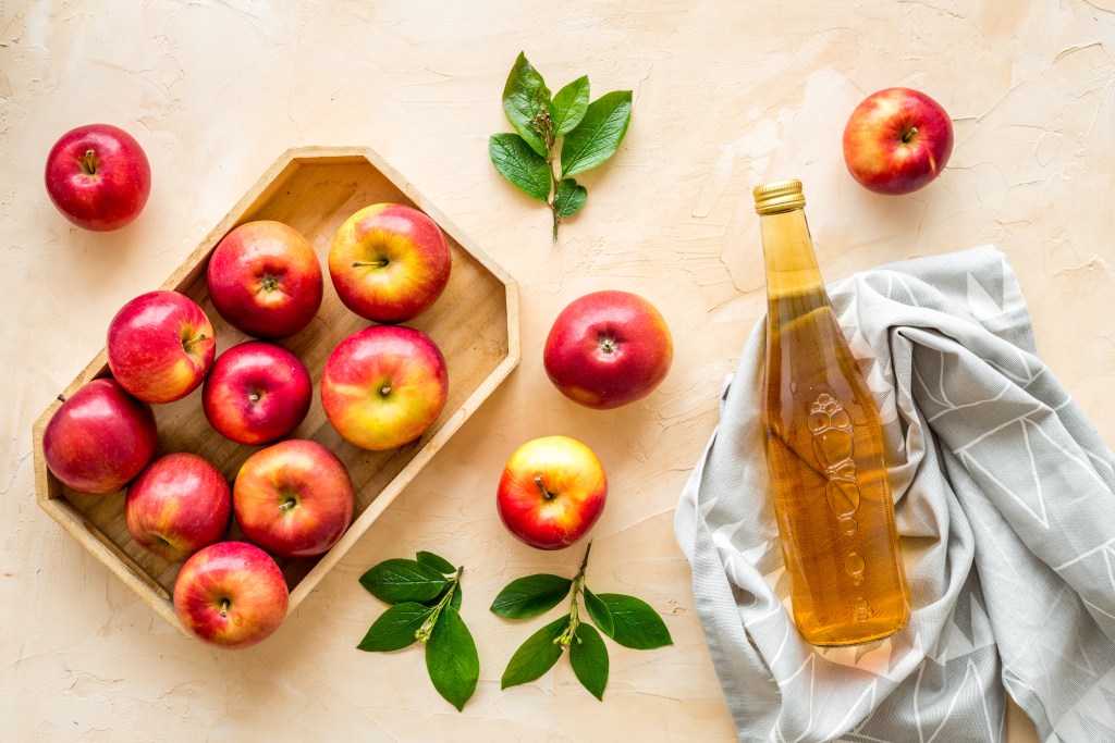 Apples and apple cider vinegar