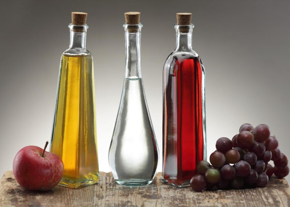 Apple Cider Vinegar vs. White Vinegar - Benefits Compared