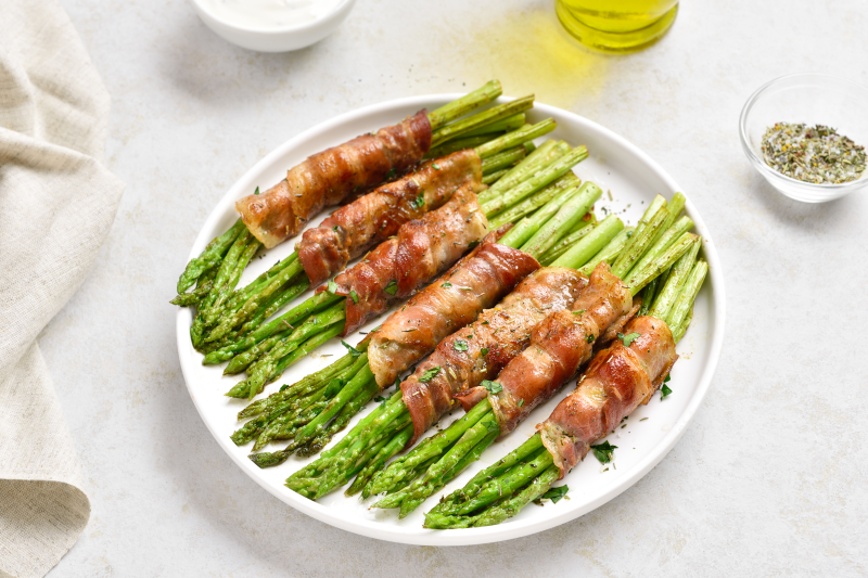 Bacon-wrapped asparagus