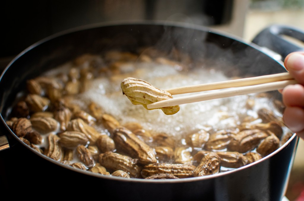 Boiling nuts 