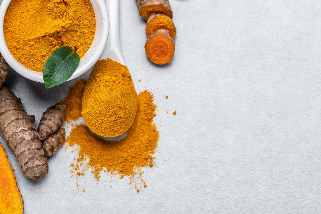 Fresh turmeric and turmeric powder