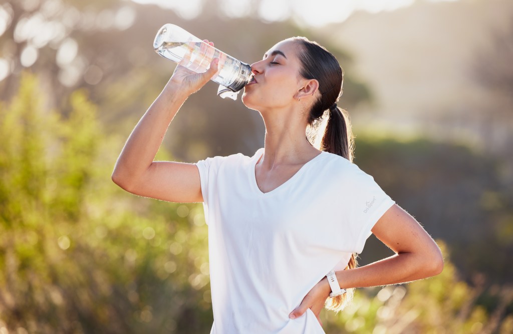 Woman drinking water&nbsp;
