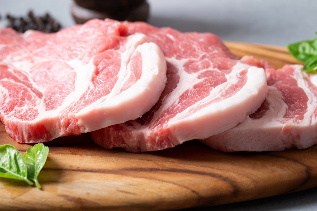 Fresh pork chops&nbsp;