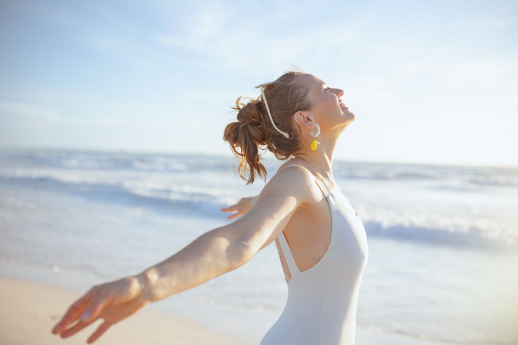 Woman in sun connection of Vitamin D and Gallbladder