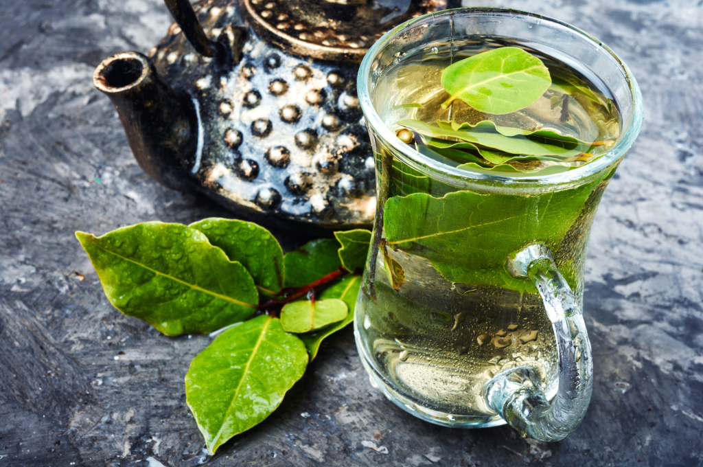 Bay leaf tea