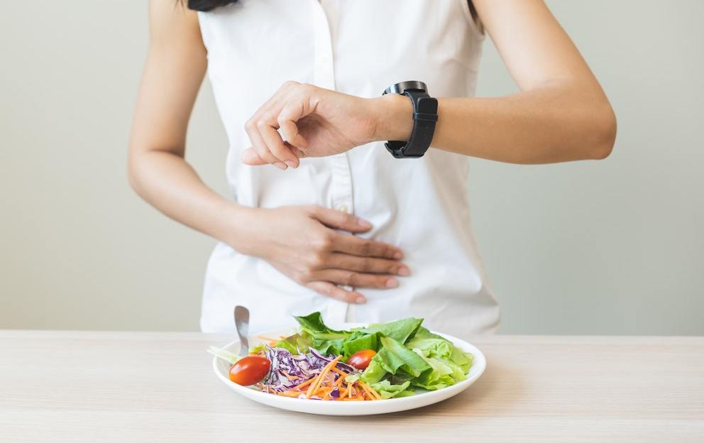 48 Hour Fasting: Benefits and Smart Precautions | Dr. Berg
