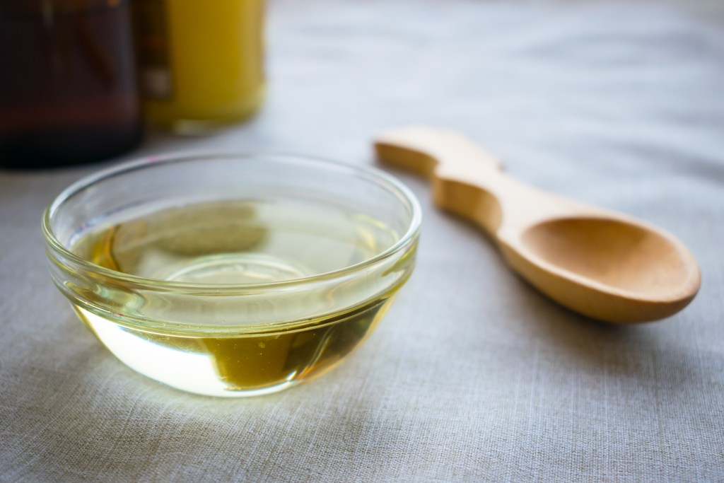 MCT oil with measuring spoon