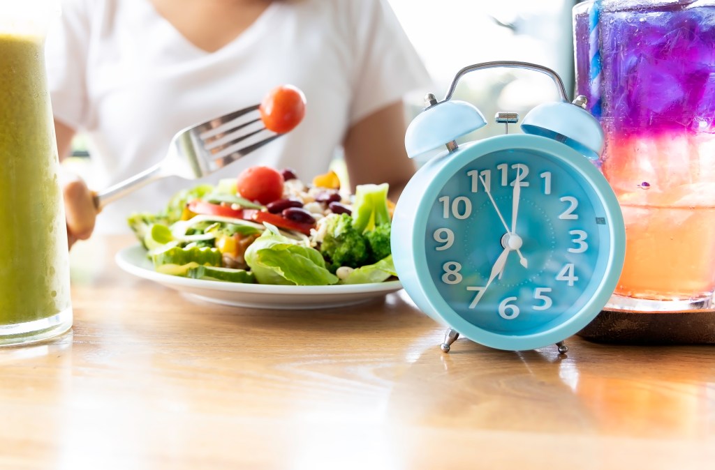 Clock in front of a salad plate
