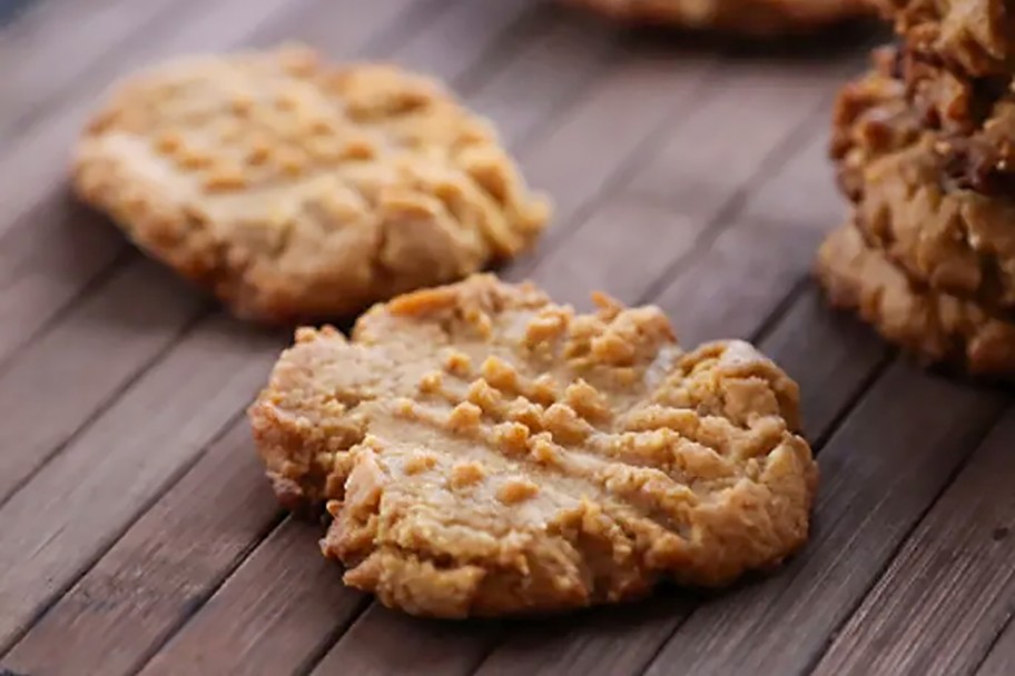 Easy Keto Peanut Butter Cookies Recipe