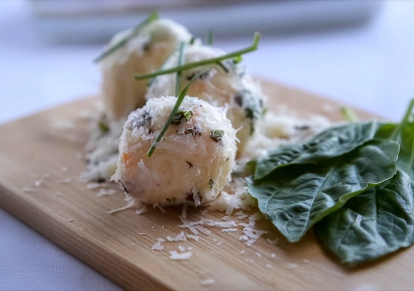 Pepperoni cheese fat bomb