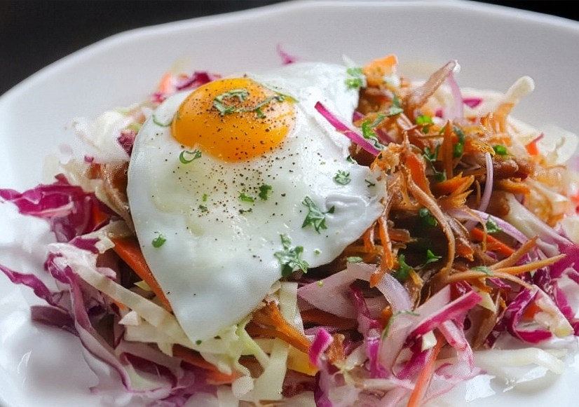 Pulled pork fried egg slaw