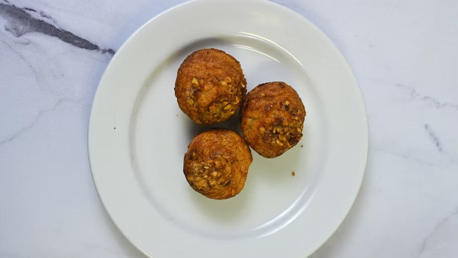 Keto cinnamon muffins