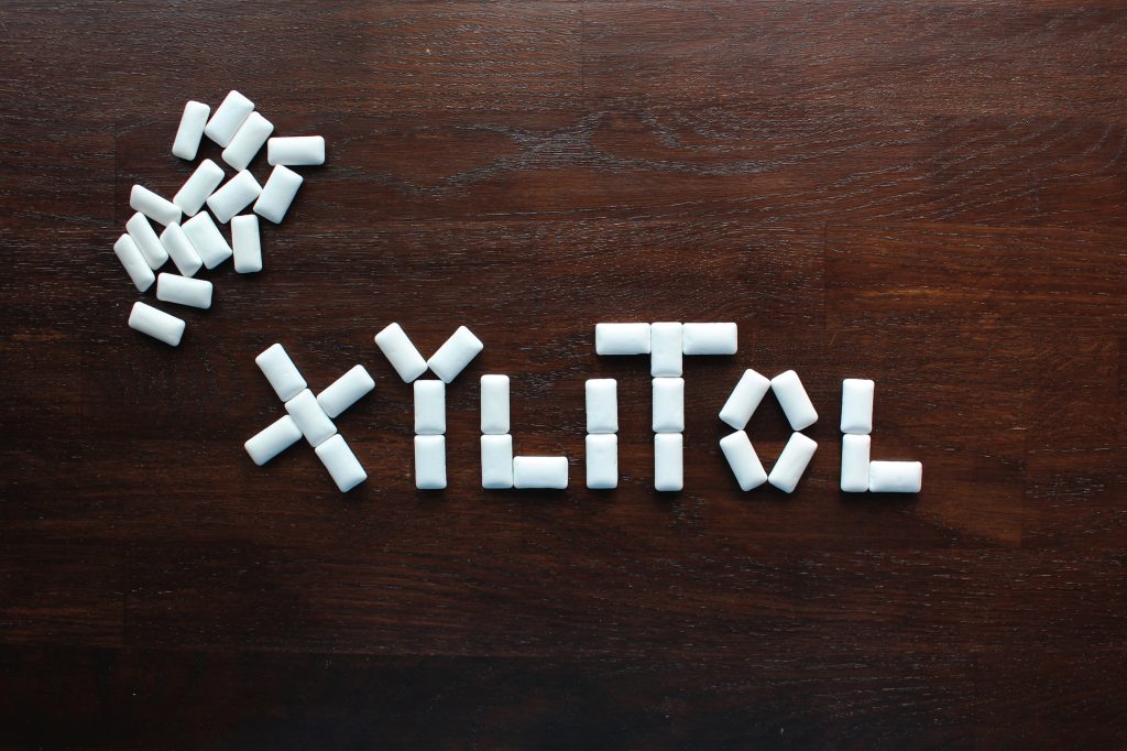 Xylitol spelled in chewing gum